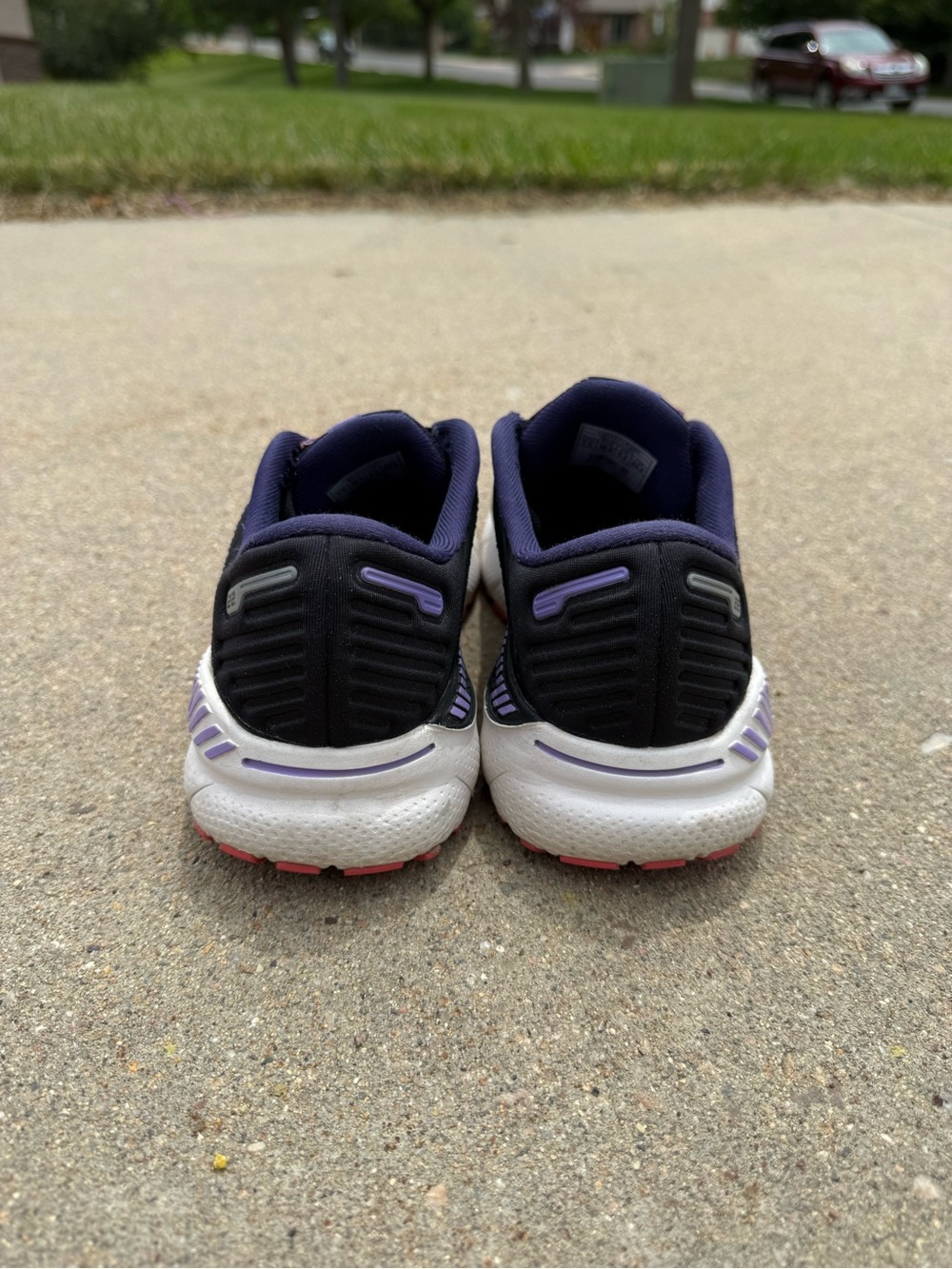 Womens Brooks Adrenaline 22 (size 7.5) - Picture 4 of 9